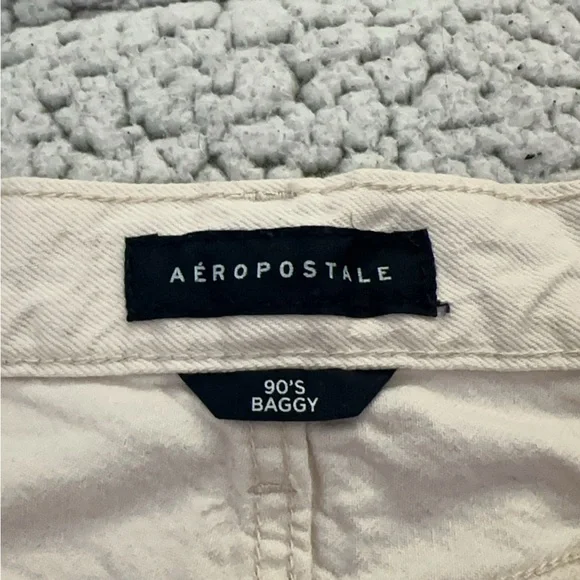 Aeropostal Cream 90’s woman’s NEW! Jeans - Picture 5 of 9